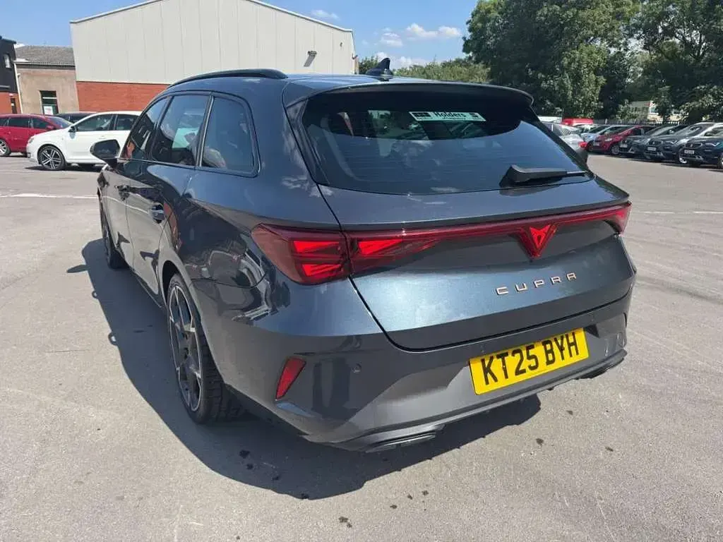 New Cupra Leon 150 HP (110 kW) 2025 Grey Estate