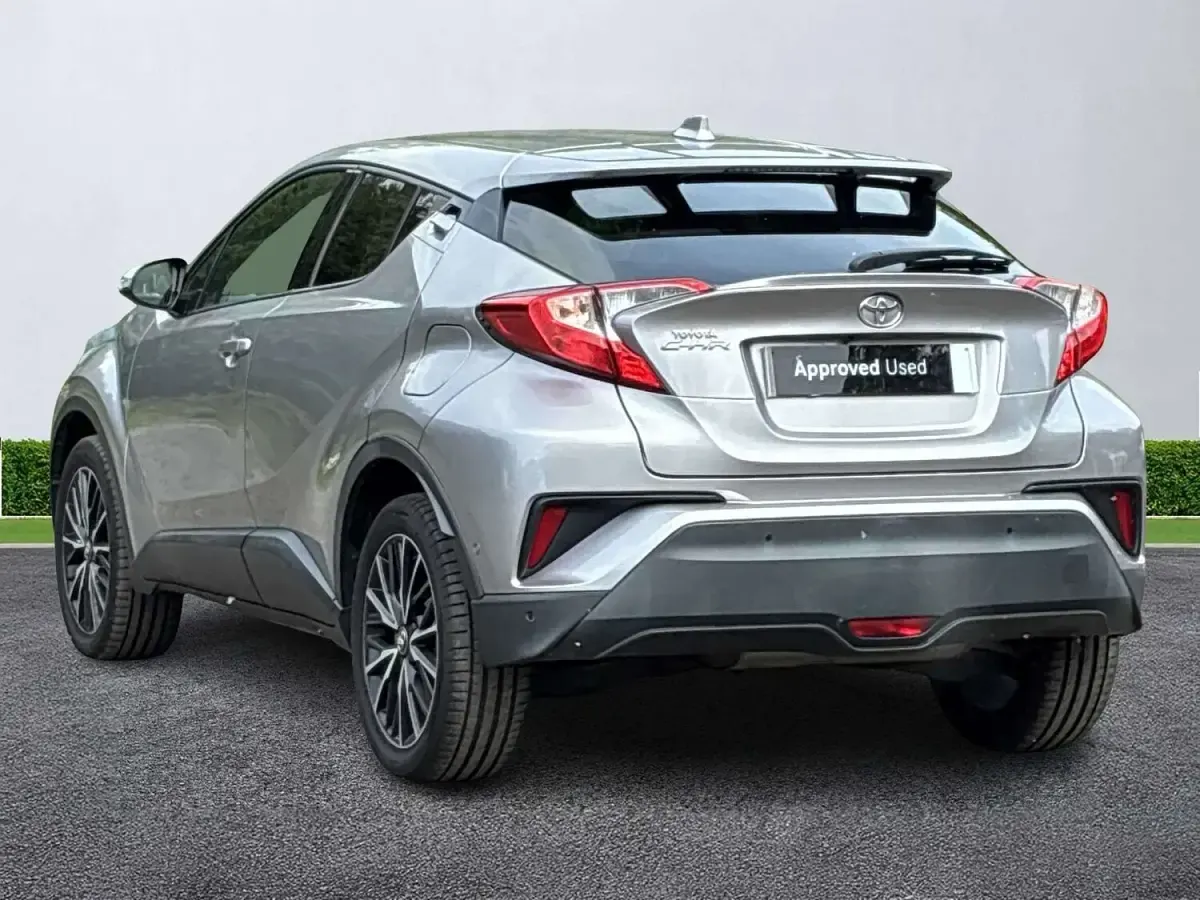 Used Toyota C-HR 116 HP (85 kW) 2017 Silver SUV