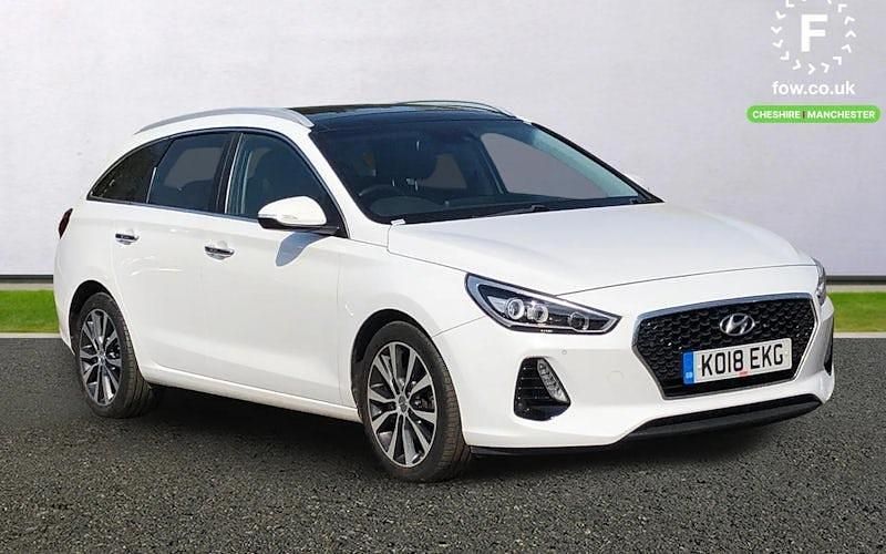 Used Hyundai i30 Premium SE 140 HP (102 kW) 2018 White Estate