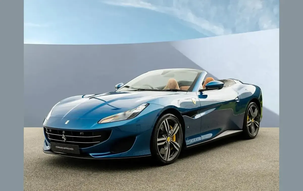 Used Ferrari Portofino 591 HP (434 kW) 2018 Blue Cabriolet
