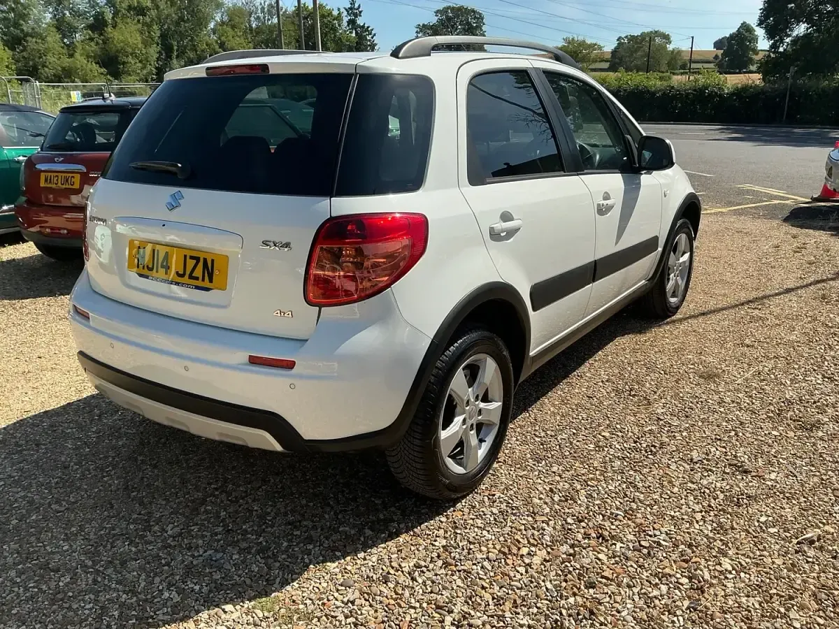 Used Suzuki SX4 SZ5 2014 White Hatchback