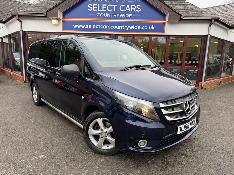 Usado Mercedes Vito 163 HP (119 kW) 2018 Azul Van