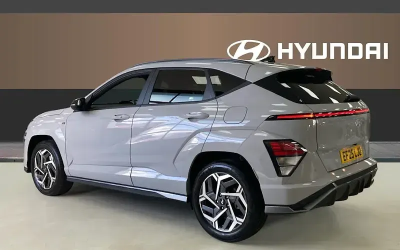Gebraucht Hyundai Kona N Line 129 PS (94 kW) 2025 Grau SUV
