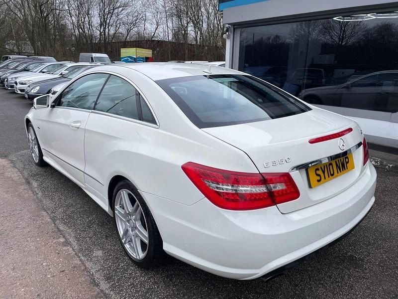 Begagnad Mercedes E350 2010 Vit Sportkupé
