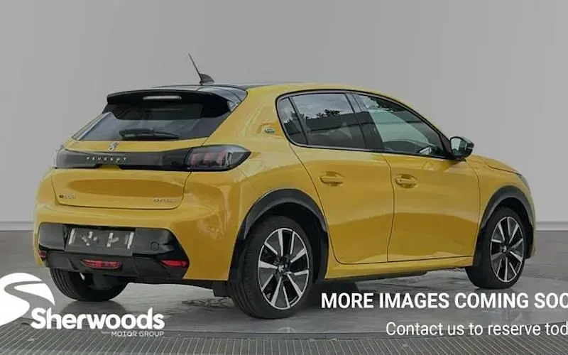 Used Peugeot e-208 GT-line 100 kW (137 HP) 2020 Yellow Hatchback