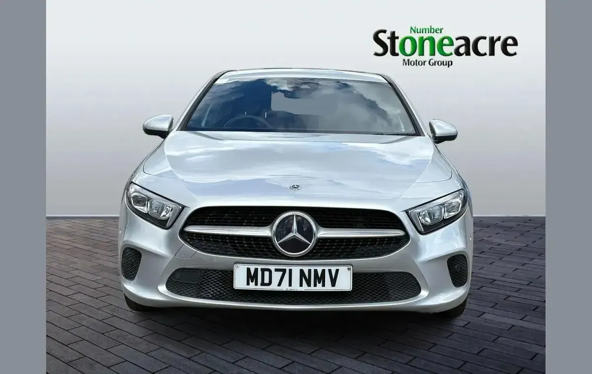 Używany Mercedes A200 Executive 161 KM (118 kW) 2022 Srebrny Sedan/Limuzyna