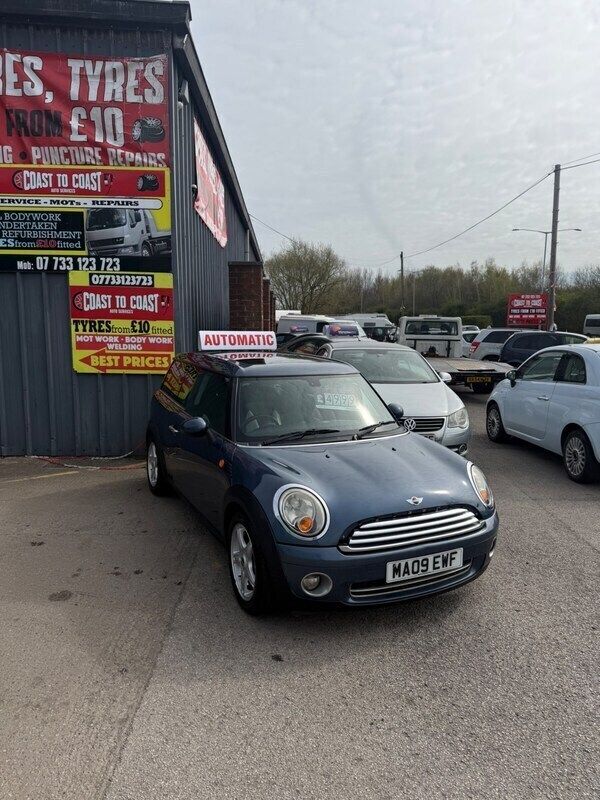 Blue Used 2009 Mini Cooper Clubman Estate | £3,995 (Fair price) - Image 1/4