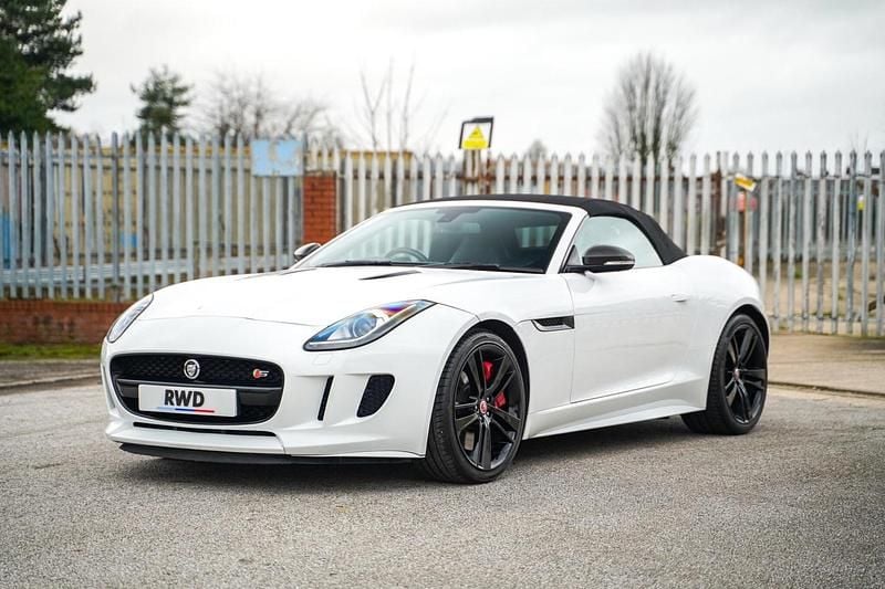 Used Jaguar F-Type Supercharged 495 HP (364 kW) 2013 White Cabriolet