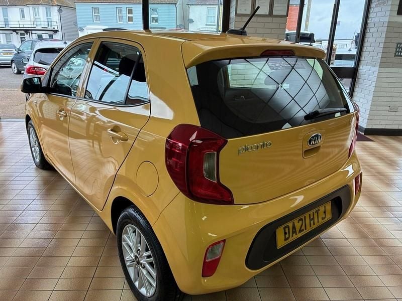 Used Kia Picanto 66 HP (48 kW) 2021 Yellow Hatchback