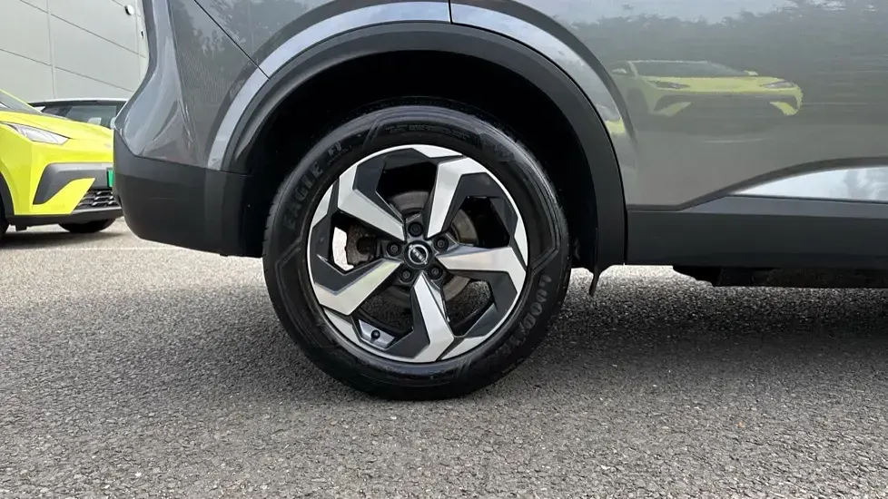 Used Nissan Qashqai Acenta Premium 190 HP (139 kW) 2022 Grey SUV