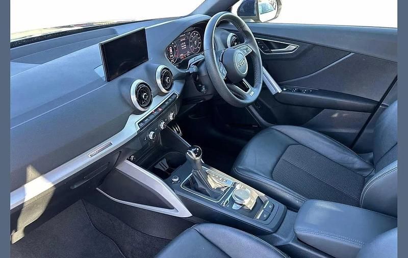 Used Audi Q2 S-Line 147 HP (108 kW) 2023 Blue SUV