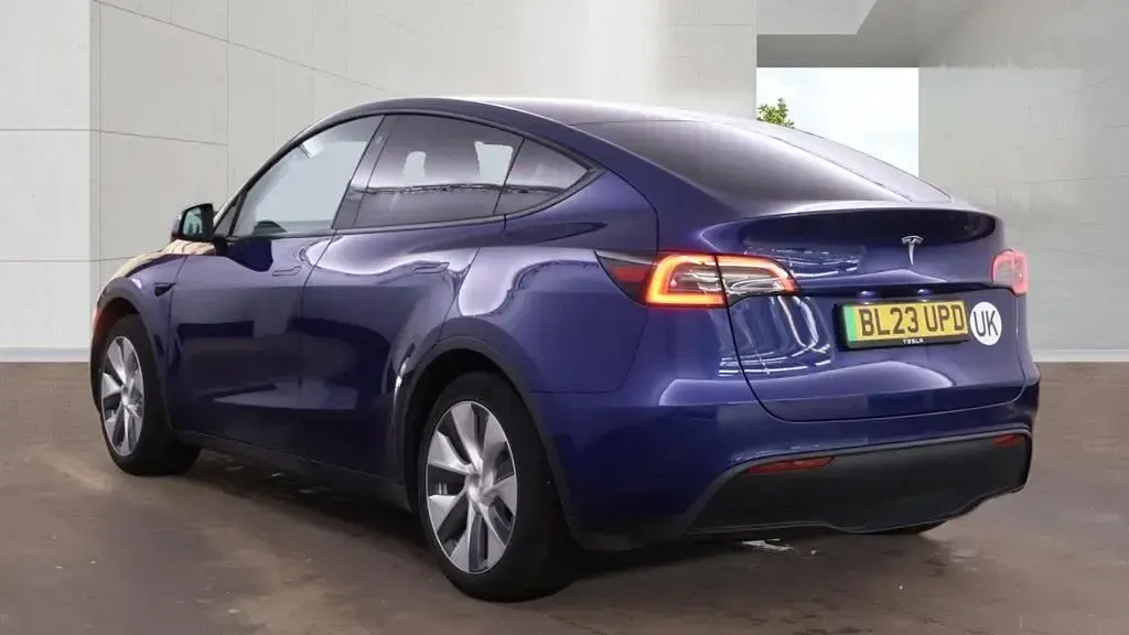 Used Tesla Model Y RWD 219 kW (299 HP) 2023 Blue SUV