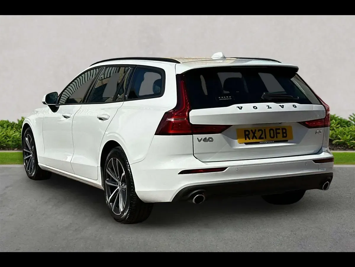 Used Volvo V60 Momentum 2021 White Estate