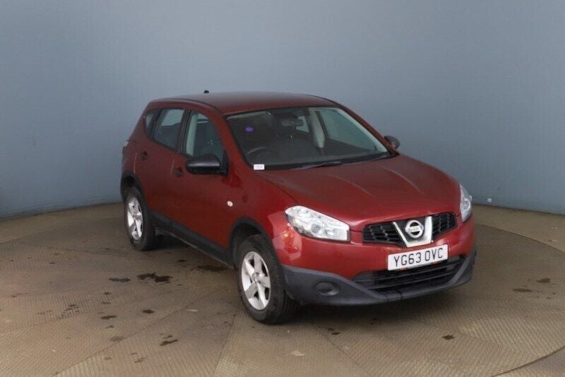 Red Used 2013 Nissan Qashqai Visia SUV | £2,790 (Fair price) - Image 1/1