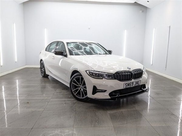 White Used 2019 BMW 318 Sport Line Sedan | £16,990 (Expensive) - Image 1/1