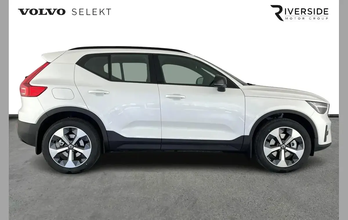 Used Volvo XC40 Plus 163 HP (119 kW) 2026 Crystal white SUV