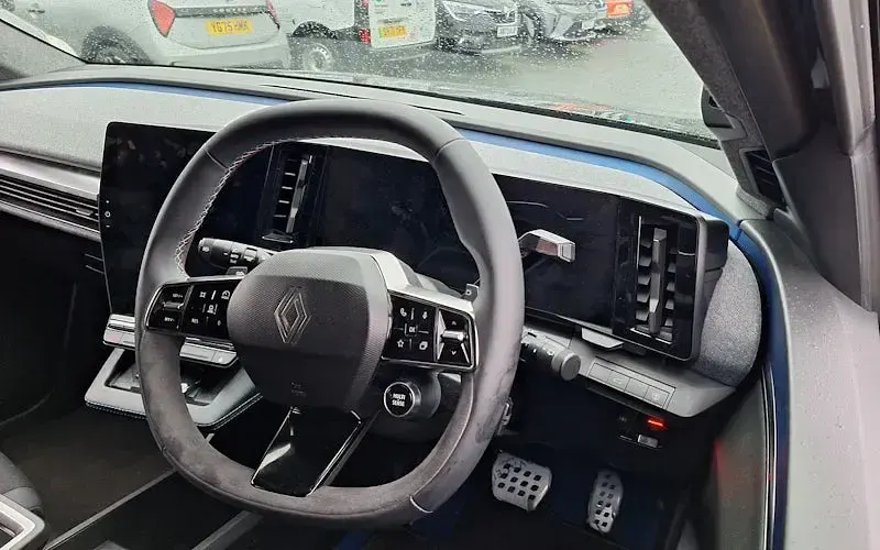 Used Renault Scenic E-Tech Techno Esprit Alpine 160 kW (218 HP) 2025 Metallic  diamond black  SUV