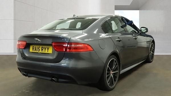 Gebraucht Jaguar XE R-Sport 240 PS (176 kW) 2015 Grau Limousine