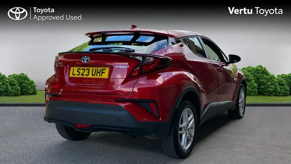 Used Toyota C-HR 122 HP (89 kW) 2023 Red SUV