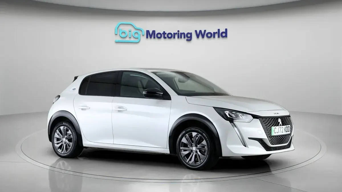 Used Peugeot e-208 Allure+ 100 kW (136 HP) 2023 Hatchback