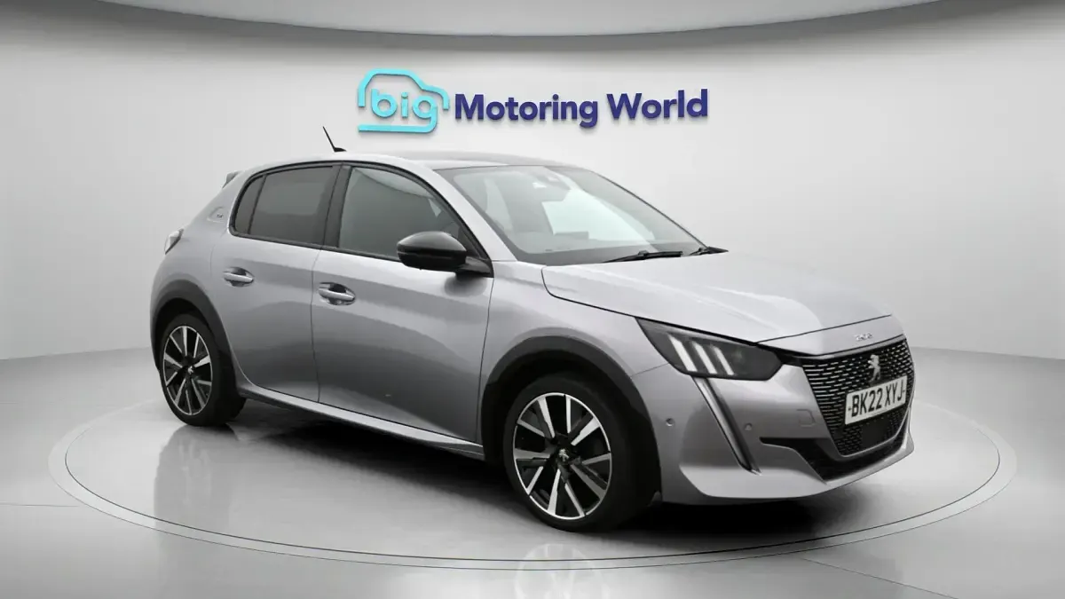 Used Peugeot 208 GT 102 HP (75 kW) 2022 Hatchback