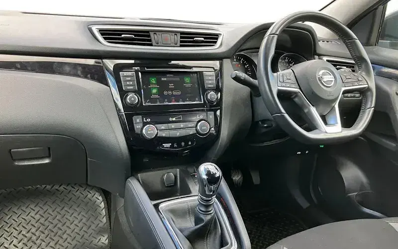 Usado Nissan Qashqai Acenta Premium 140 HP (102 kW) 2019 Azul SUV