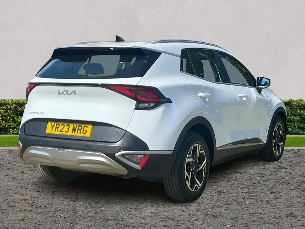 Used Kia Sportage 2023 White SUV