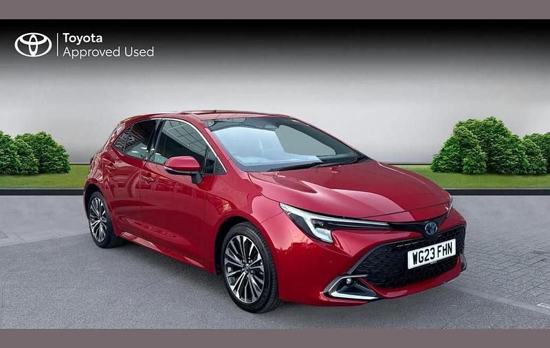 Used Toyota Corolla Design 140 HP (102 kW) 2023 Scarlet flare Hatchback