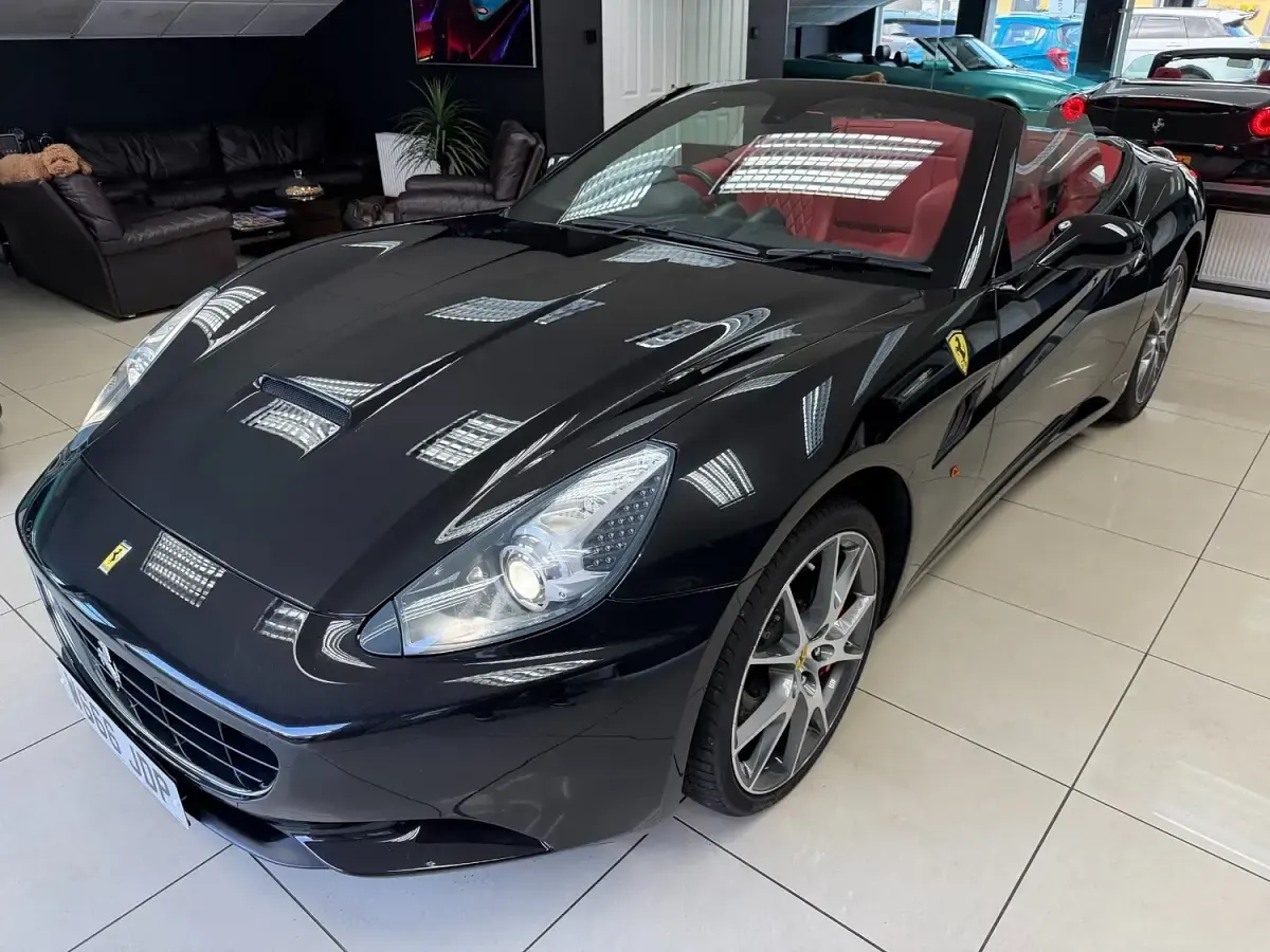 Used Ferrari California 490 HP (360 kW) 2011 Black Cabriolet
