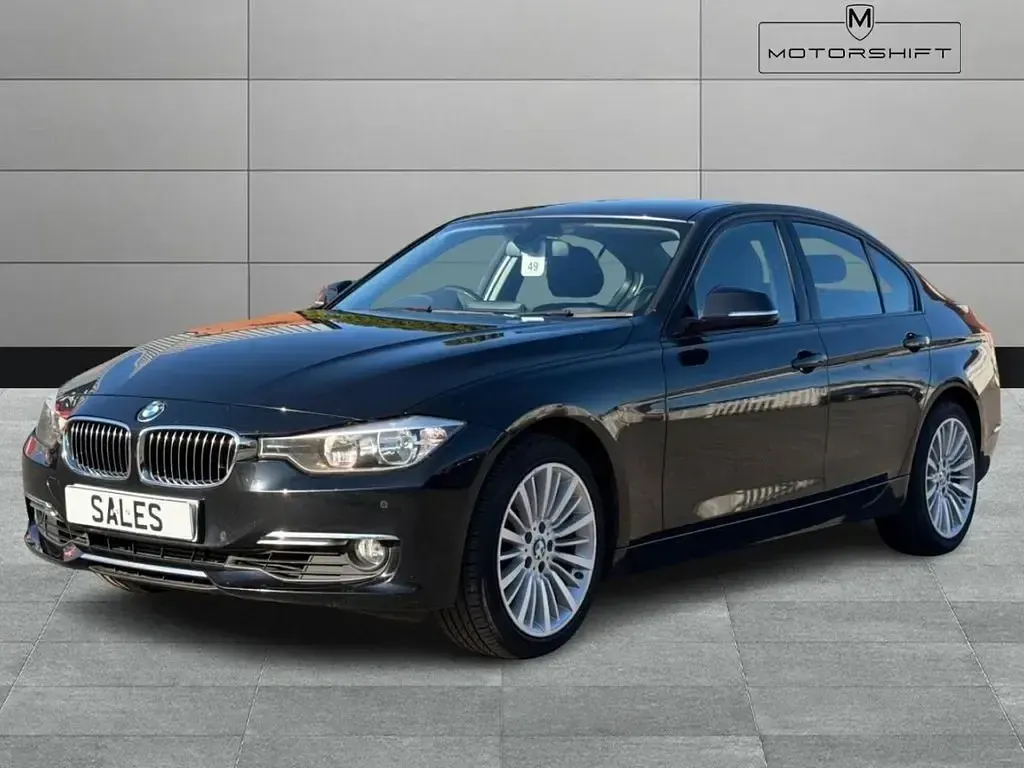 Usado BMW 330 Luxury Line 258 CV (189 kW) 2015 Negro Berlina