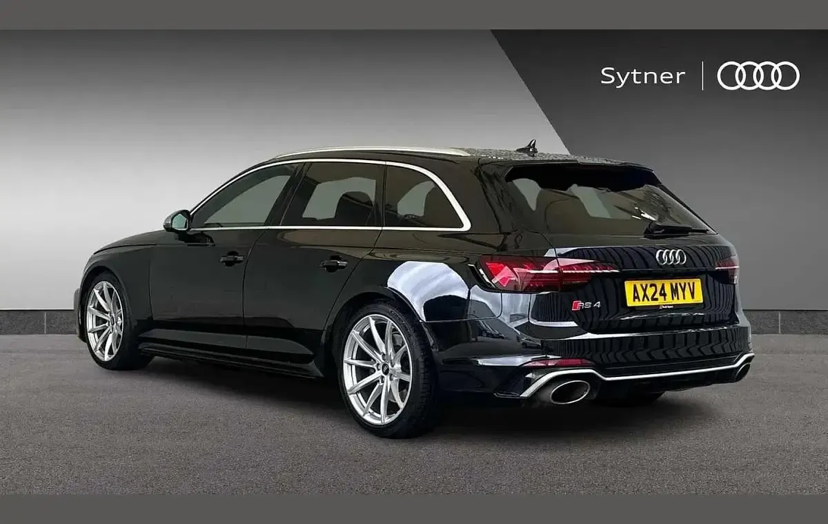 Used Audi RS4 Design 444 HP (326 kW) 2024 Black Estate