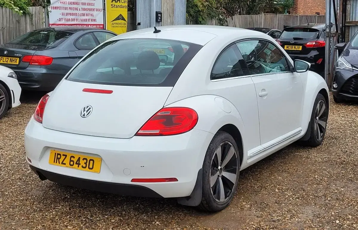 Used VW Beetle Design 105 HP (77 kW) 2014 White Hatchback