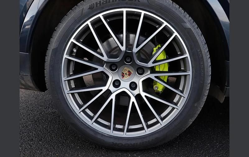 Used Porsche Cayenne Platinum Edition 456 HP (335 kW) 2022 Blue SUV