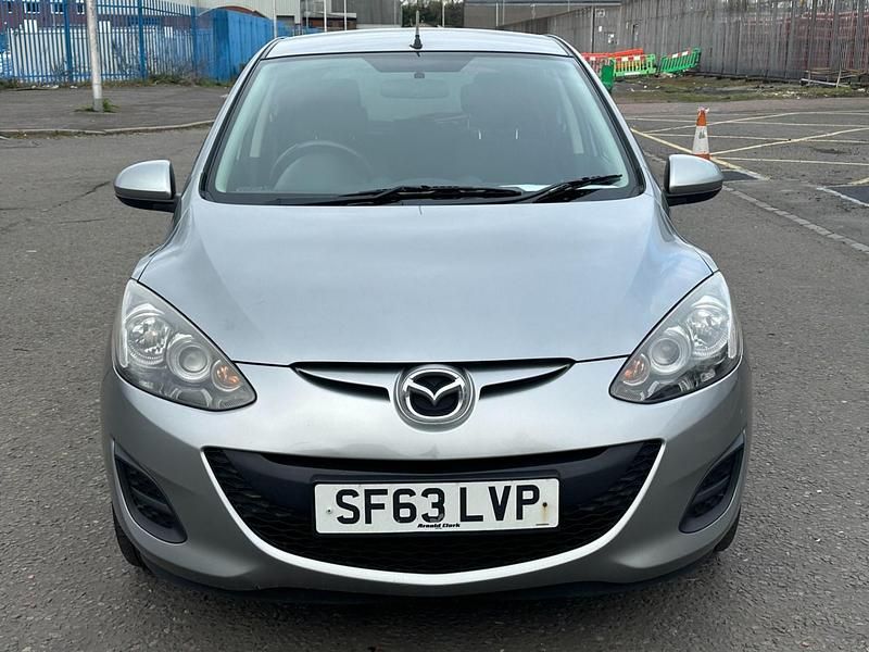 Używany Mazda 2 2013 Srebrny Hatchback