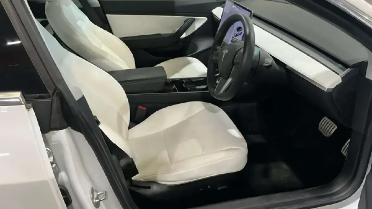 Used Tesla Model 3 Performance 461 kW (627 HP) 2019 White Sedan
