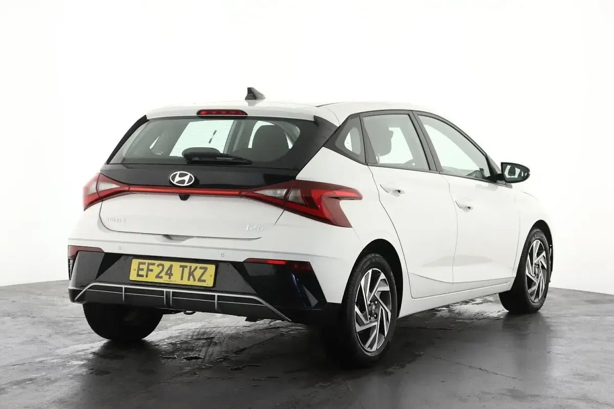 Used Hyundai i20 Advanced 2024 White Hatchback