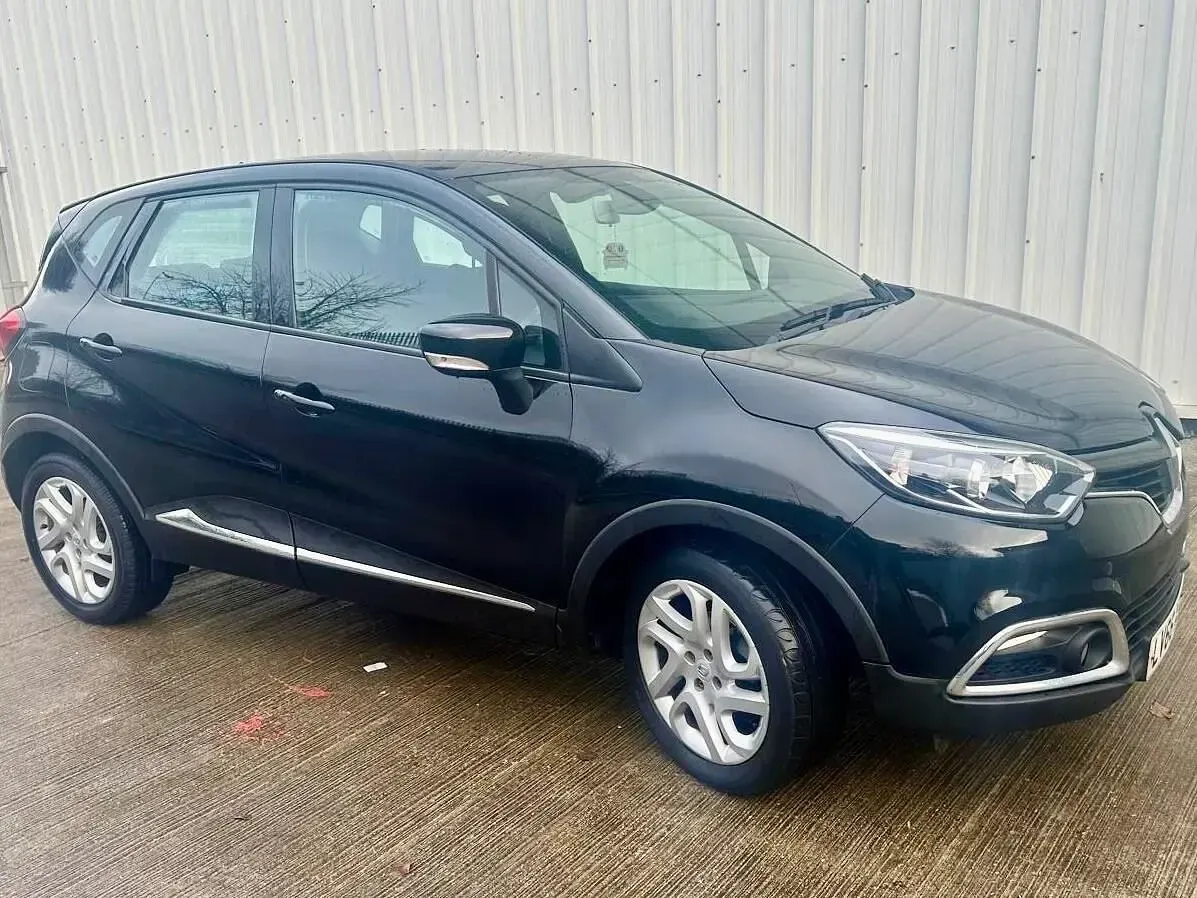 Begagnad Renault Captur Dynamique 90 HK (66 kW) 2016 Svart SUV