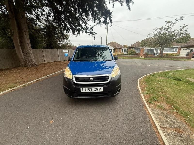 Used Peugeot Partner S 2017 Blue MPV