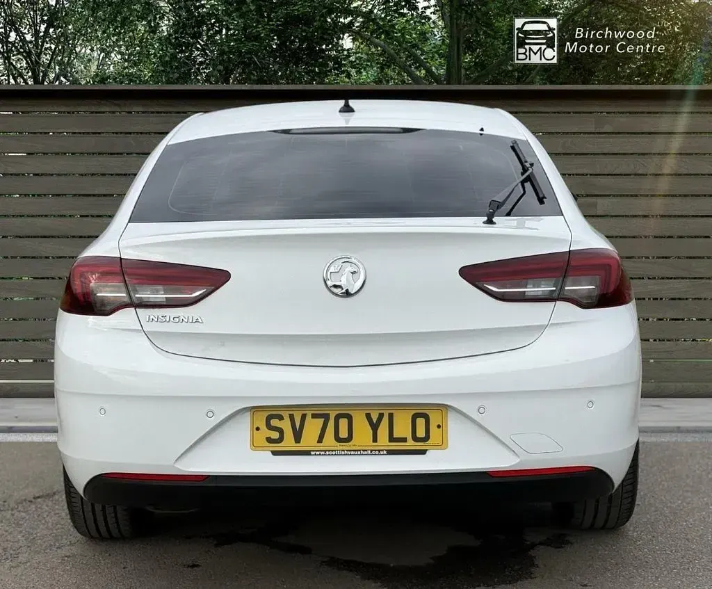 Used Vauxhall Insignia 160 HP (117 kW) 2020 White Hatchback