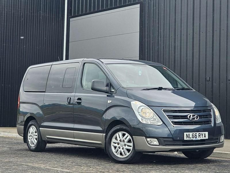 Blue Used 2016 Hyundai I800 SE MPV | £15,990 (Fair price) - Image 1/4