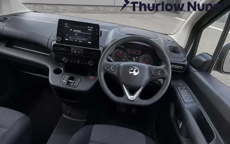 Used Vauxhall Combo 100 kW (136 HP) 2025 White MPV