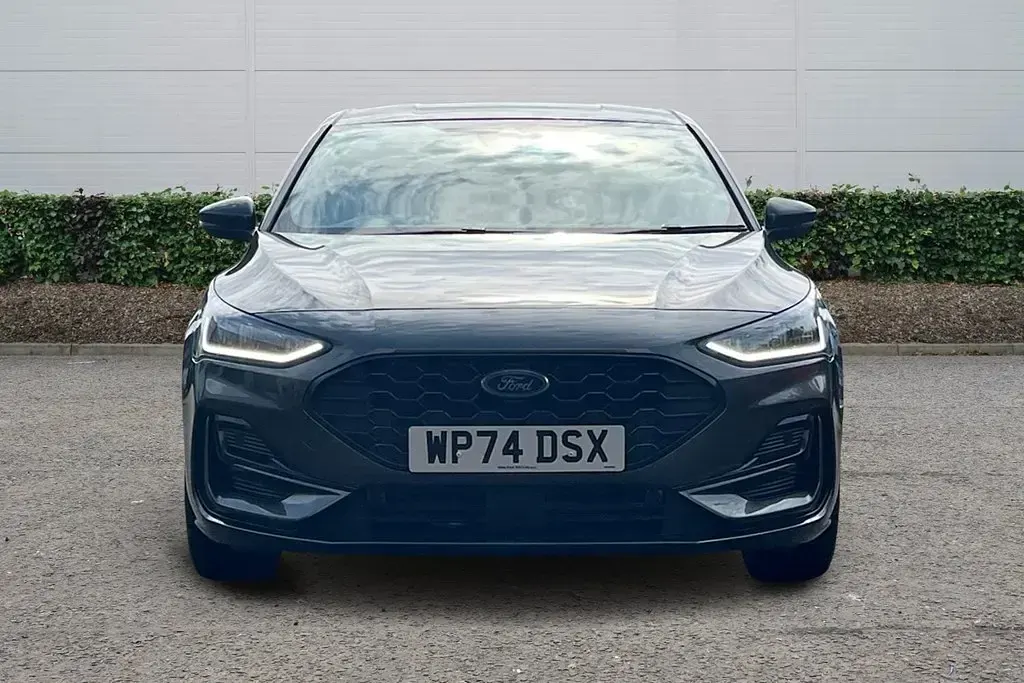 Używany Ford Focus ST-Line 2024 Szary Hatchback