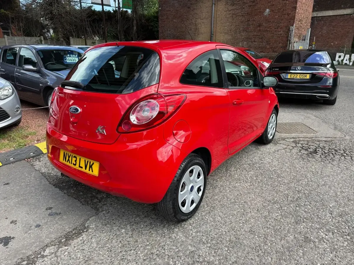 Used Ford Ka 69 HP (50 kW) 2013 Red Hatchback