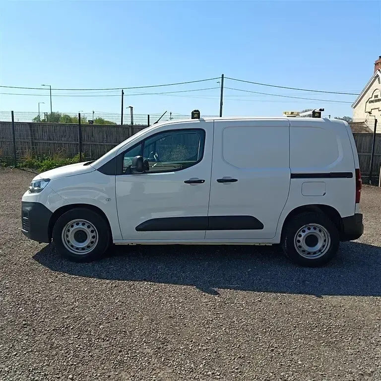 Używany Citroën Berlingo 2021 Biały Minivan