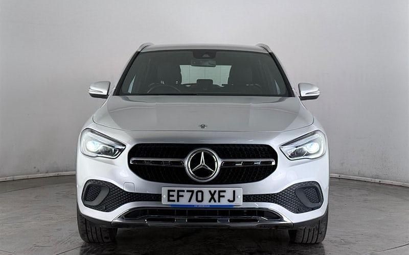 Used Mercedes GLA200 Executive 163 HP (119 kW) 2021 Silver SUV