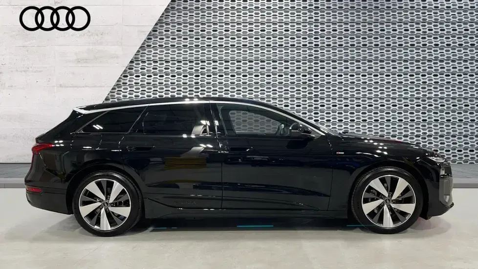 New Audi A6 e-tron S-Line 210 kW (286 HP) 2026 Black Estate
