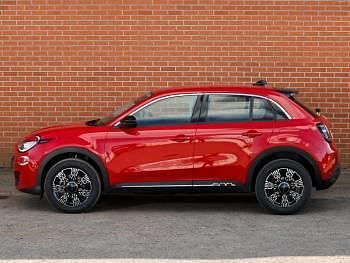 Nowe Fiat 600 100 KM (73 kW) 2026 Czerwony SUV