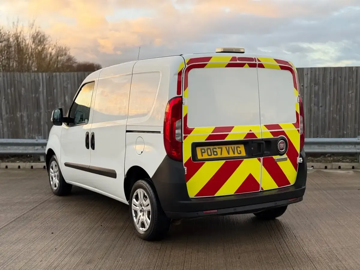 Begagnad Fiat Doblò 2017 Vit Minibuss