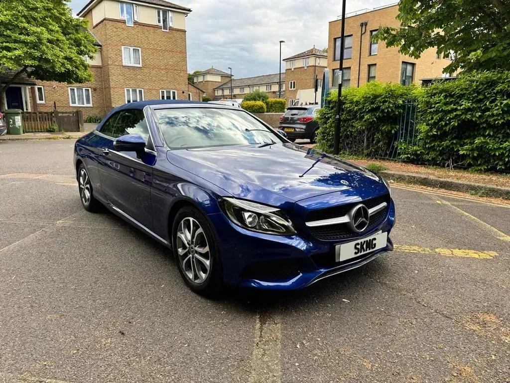 Usado Mercedes C200 184 CV (135 kW) 2017 Azul Descapotable