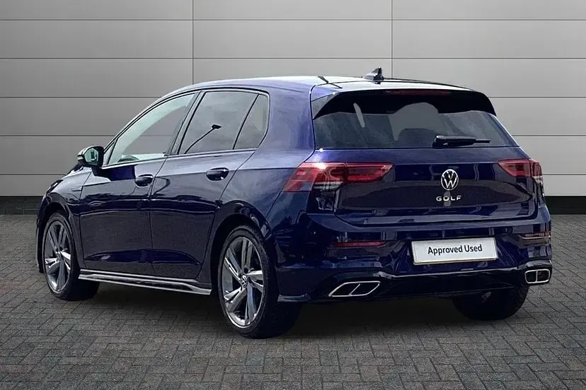 Used VW Golf VIII R-line 148 HP (108 kW) 2021 Atlantic blue Hatchback
